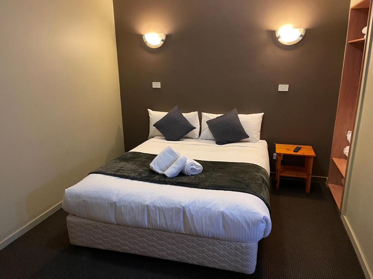 The Astor Hotel Motel Гоулбёрн Экстерьер фото